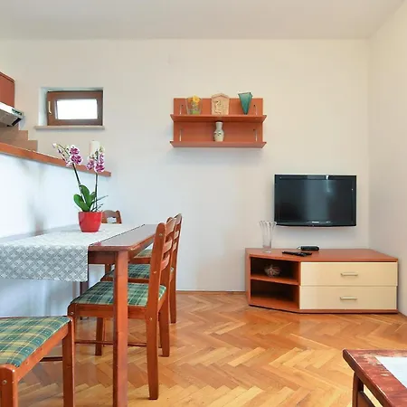 Apartment Fuer 4 Personen Ca 50 Qm In Fazana, Istrien Istrische Riviera Fazana